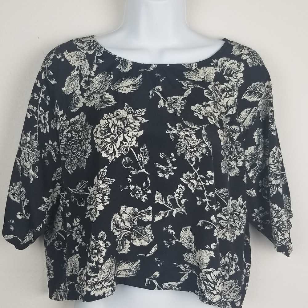 House of Harlow 1960 Black Ivory Floral Crop Top
